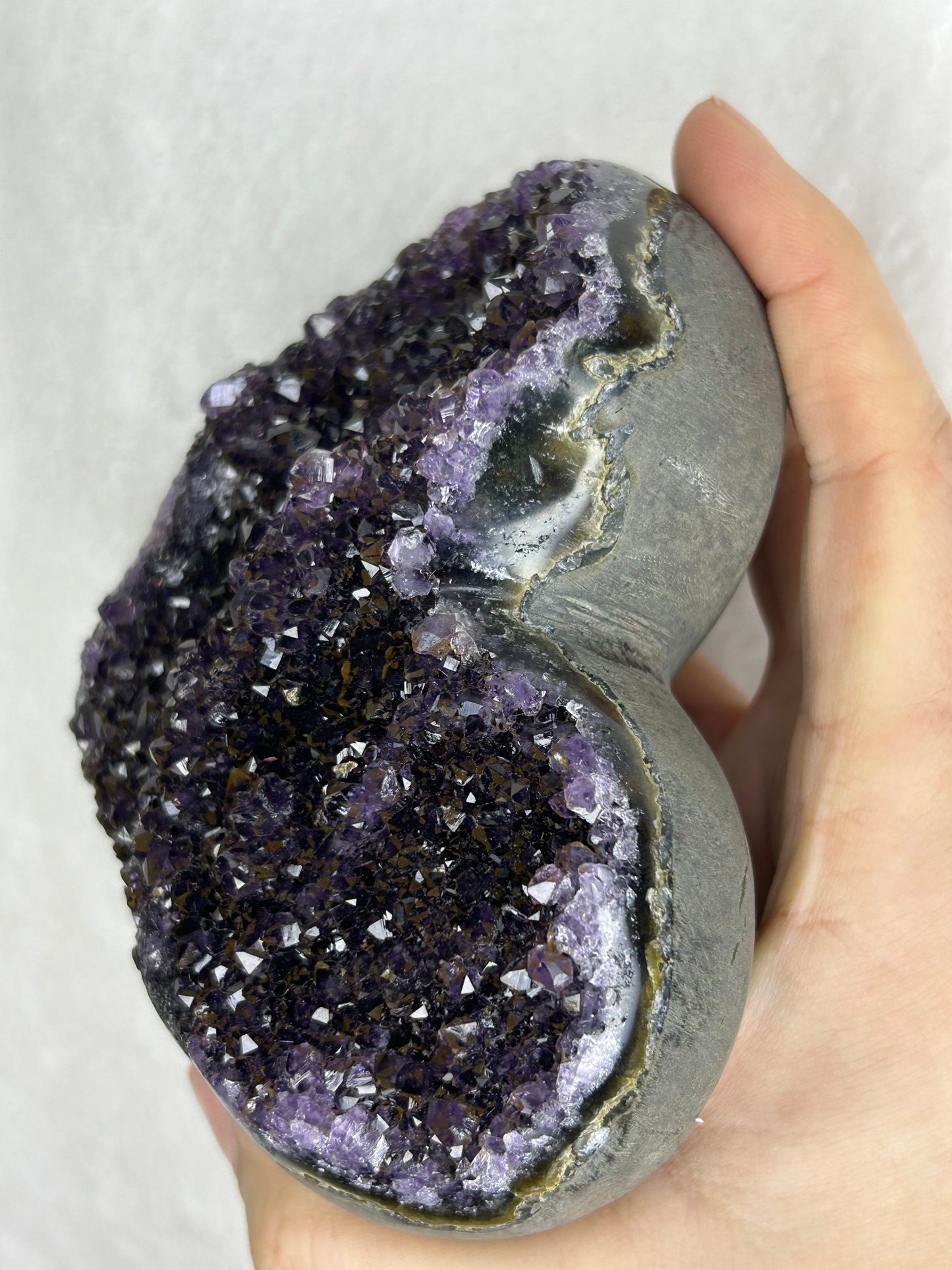 💖💖Uruguayan HQ amethyst cluster heart w/ geothite D