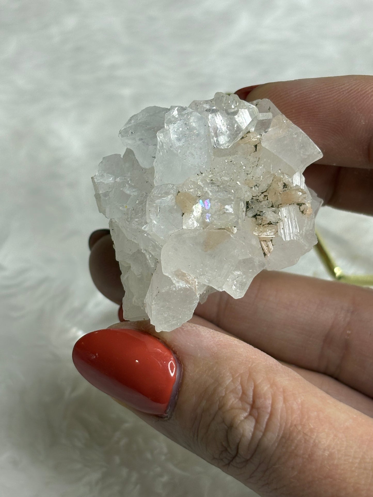 Diamond apophylite w/ peach stillbite