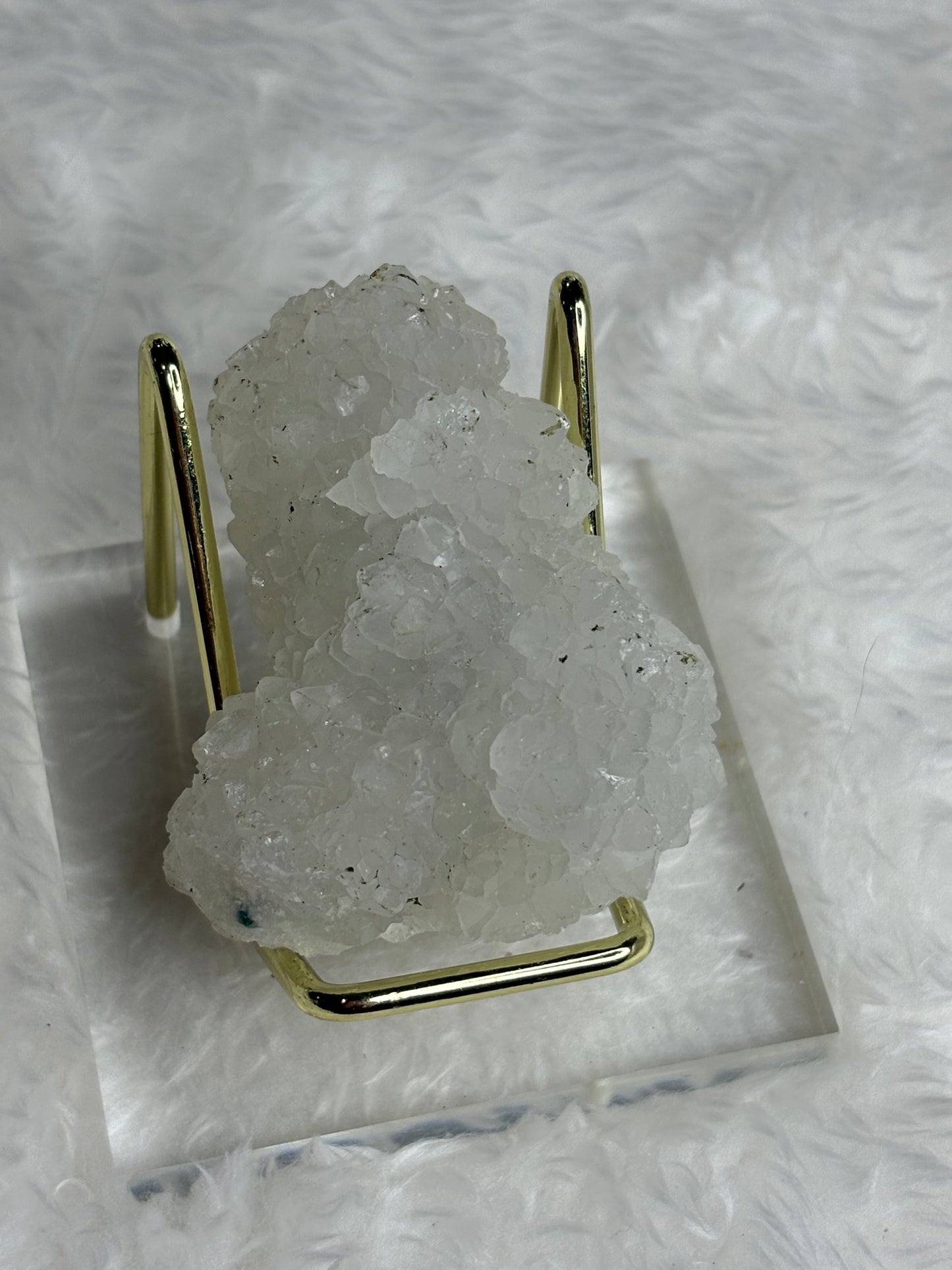 Stalactite apophylite