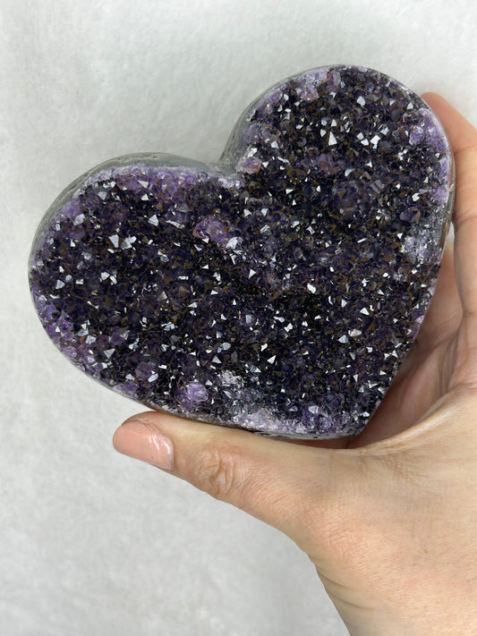 💖💖Uruguayan HQ amethyst cluster heart w/ geothite D