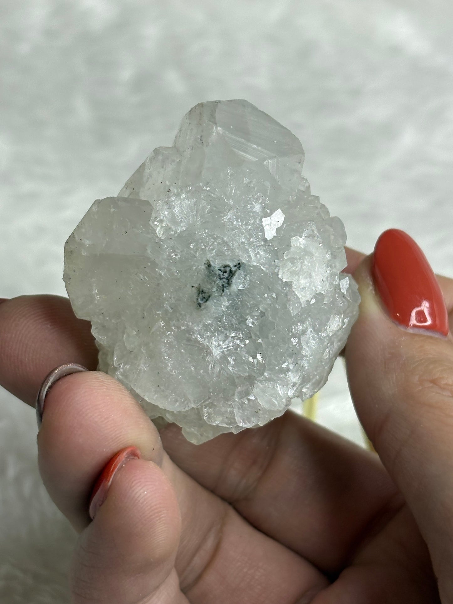 Cool toned diamond apophylite 🧊
