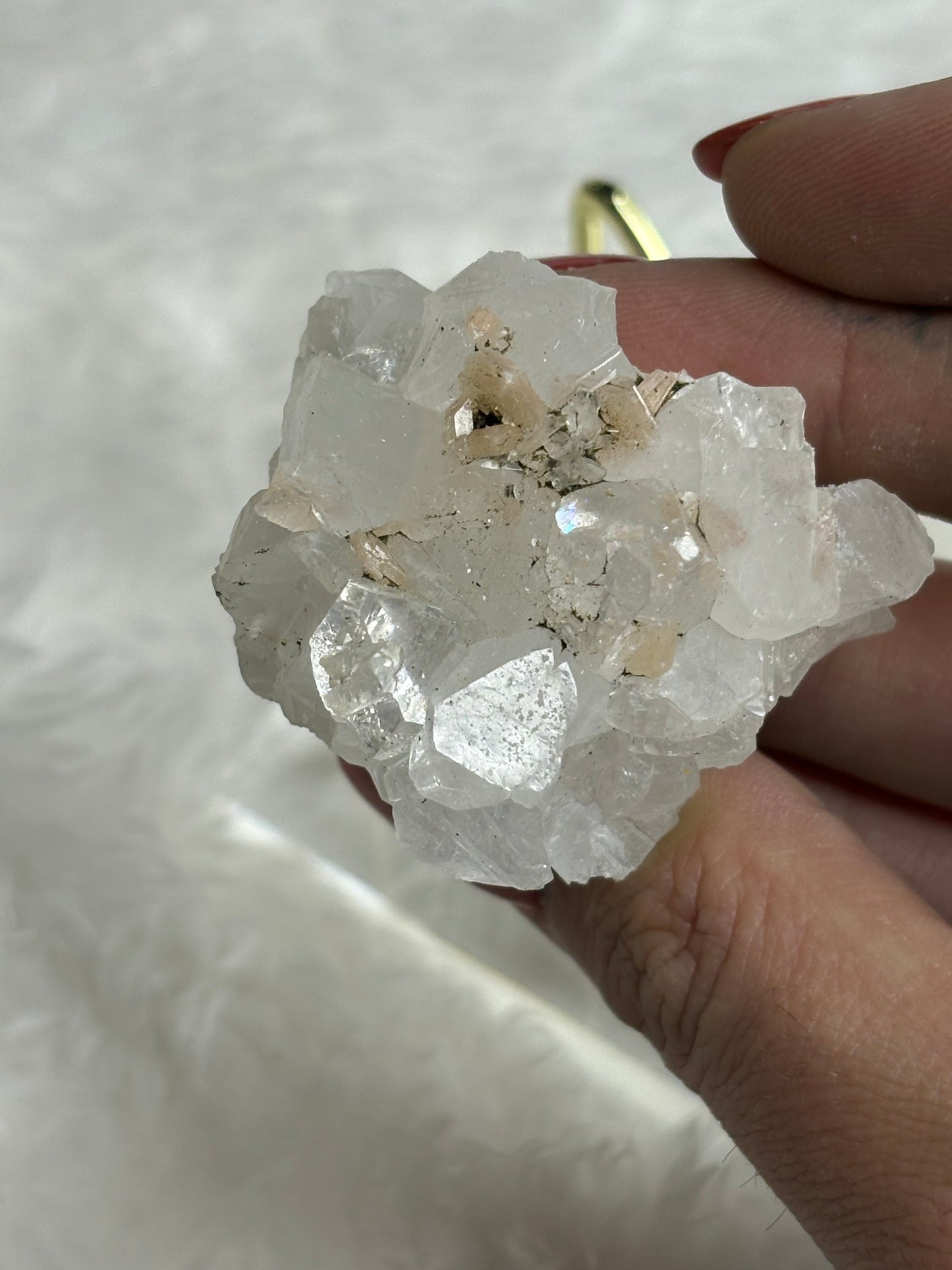 Diamond apophylite w/ peach stillbite