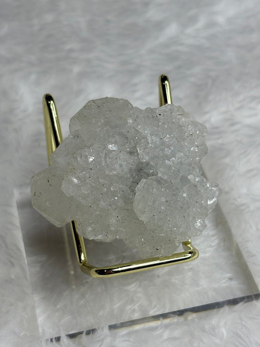 Cool toned diamond apophylite 🧊